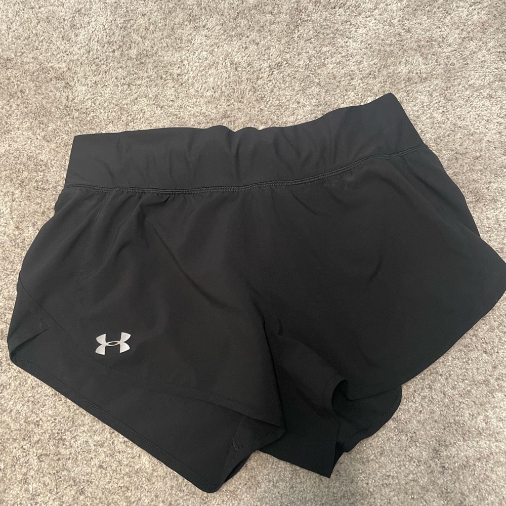 Under Armour black shorts size medium